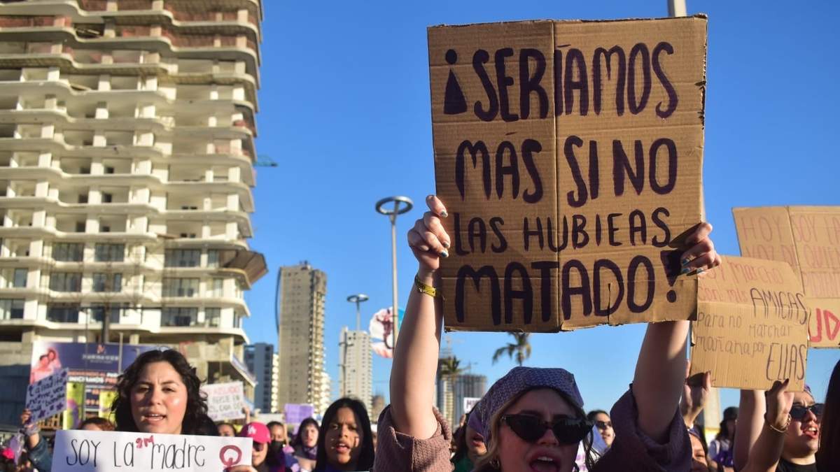 Marcha con motivo del 8M en Mazatlán, Sinaloa