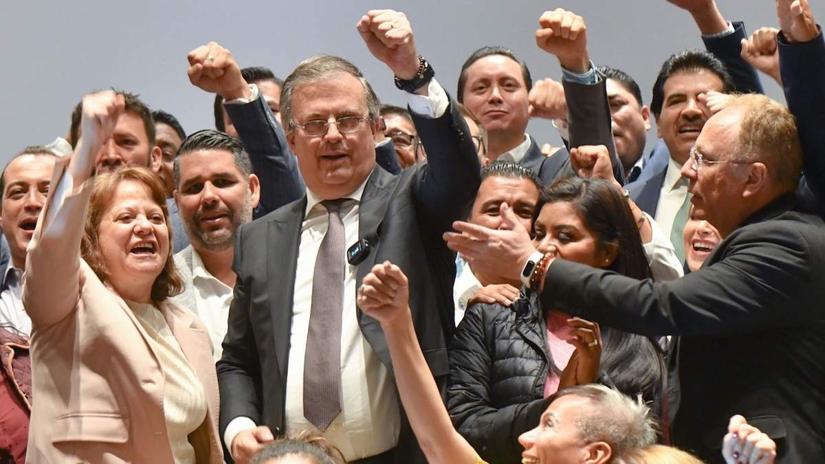 El excanciller y legisladores, en una reunión del pasado 6 de junio