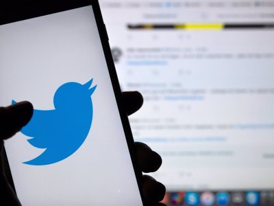 El algoritmo de Twitter amplifica el contenido que expresa ira y polarización, según un estudio
