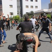 Combatientes de Hamas atacan pueblos israelíes por sorpresa; Israel responde con ataques en Gaza