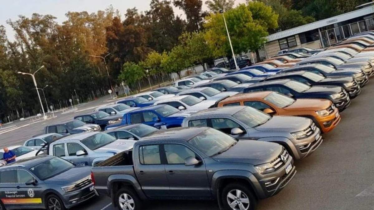 Automotrices aportan tecnología y vehículos. Fuente: (Twitter)