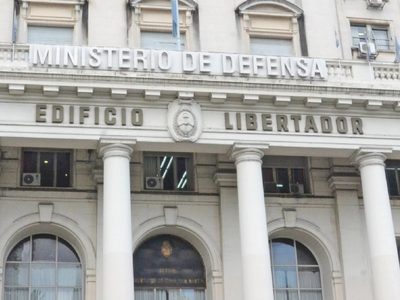 El Gobierno volvió a recortar el presupuesto y la inversión en Defensa es de las más bajas
