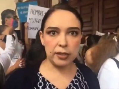 Aparece #LadyMatriz en protesta contra matrimonios igualitarios en Durango