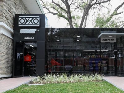 Adiós a las filas en el OXXO: así funciona su primera tienda sin cajeros