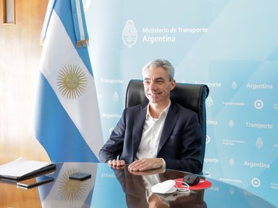 "Paradas Seguras": Alberto Fernández lanzó el último trabajo de Mario Meoni