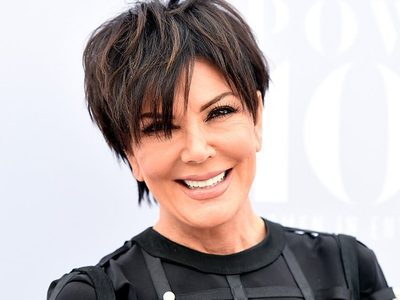 ¡Un día ocurrió! Kris Jenner se quitó todo y apareció ¡como vino al mundo!
