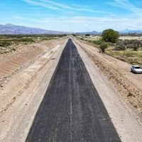 El gobierno presentó el plan para pavimentar 264 kilómentros nuevos de rutas en 2026