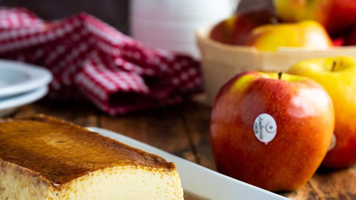 Flan de manzana. Fuente: (Instagram)