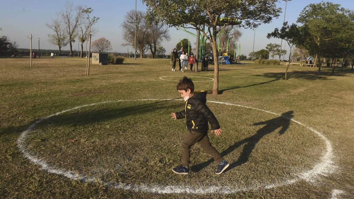 Círculos en parques de Rosario. Fuente: (Télam)