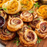 Rollos de queso, cebolla y puerro: una receta simple que conquista hasta a los paladares más exigentes