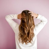 Sin químicos ni productos carísimos: la técnica que no falla para que tu cabello crezca sin parar