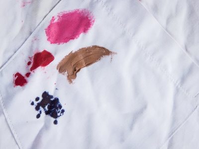 Con solo 2 ingredientes de tu casa, eliminá para siempre las manchas de lapicera de la ropa