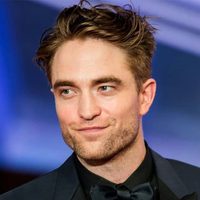 ¡OMG! Sale a la luz la primera imagen de Robert Pattinson bajo el traje de "Batman" ¿Guapo?
