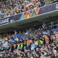 Aficionado cae de las gradas y muere durante la final entre Portugal y España en la Nations League