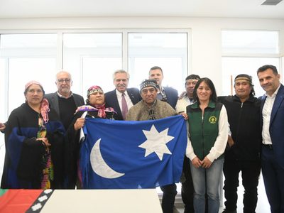 Alberto Fernández mantuvo un encuentro con comunidades mapuches en Neuquén