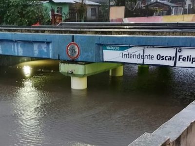 Vecinos de Zárate y Campana se preparan para las lluvias venideras: "Horas dramáticas"