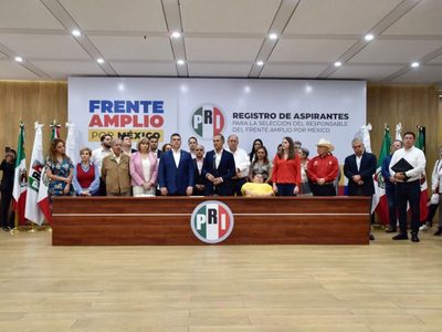 Se inscribieron 33 aspirantes para ser el candidato presidencial de la oposición