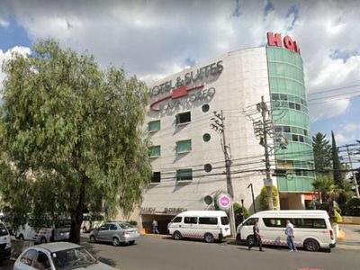 Grave, la joven lanzada desde un hotel en Naucalpan