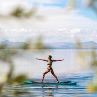 Yoga sobre el agua en Bariloche: la experiencia imperdible para conectar con la naturaleza