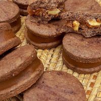 Alfajores integrales de chocolate: una bomba de sabor y sin sentirte tan culpable por comerte un dulcito