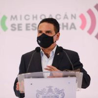 Aureoles acusa a Ebrard y Delgado de recibir un "cochupo" de mil 200 mdp por la Línea 12