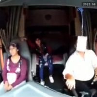 Trailero da aventón a mujeres y acaba siendo asaltado en la autopista México-Puebla (Video)