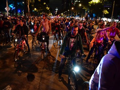 Convocan al último Paseo Nocturno “Muévete en Bici” de 2023