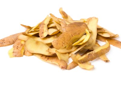 No tires las cáscaras de papa y hacé estos chips perfectos para las picadas del verano