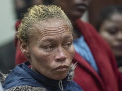 Una mujer sudafricana es condenada a cadena perpetua por vender a su hija de seis años