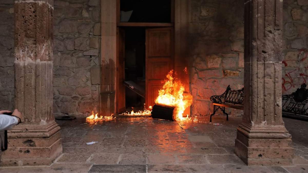Fuego en el Palacio de Gobierno