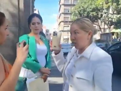 Regidora de Cuautla confronta a reporteras que documentaban su dispositivo de seguridad (Video)