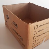Con una caja de cartón y un poco de papel kraft, mirá lo que podés hacer para que tu casa parezca de revista