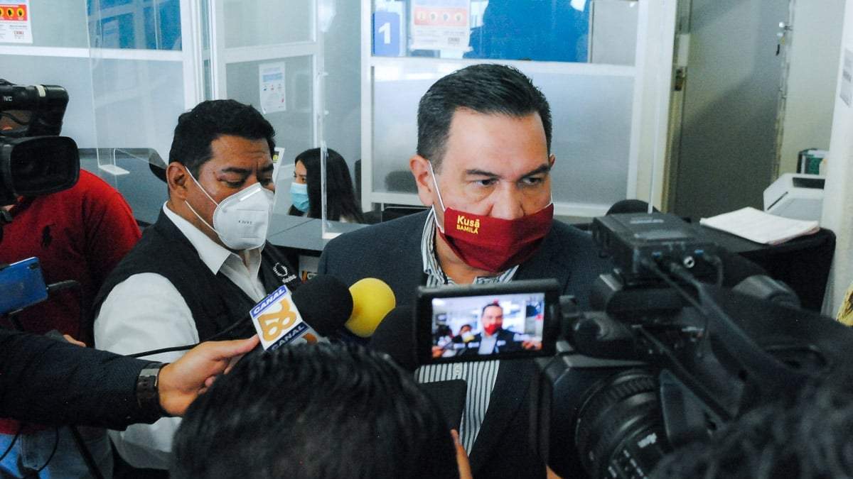 El senador Cruz Pérez Cuéllar