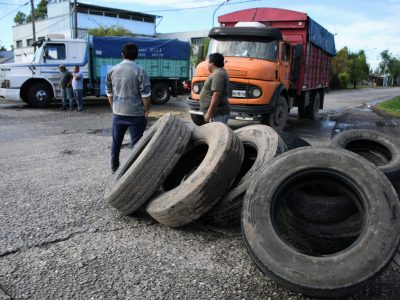 Tras cuatro días de paro, el Gobierno llegó a un acuerdo con los transportistas