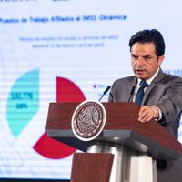 Zoé Robledo rechaza que el IMSS esté desbordado