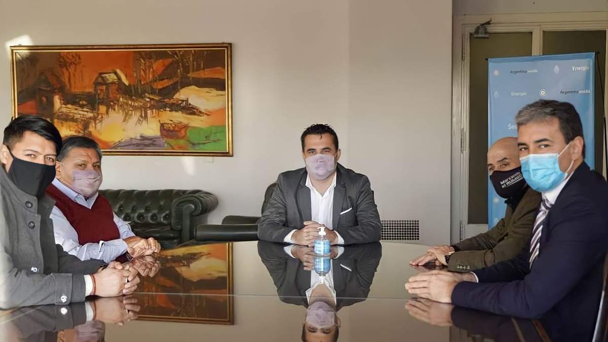 La reunión entre Martínez, Cerdá y representantes del sector. Fuente: (Twitter)