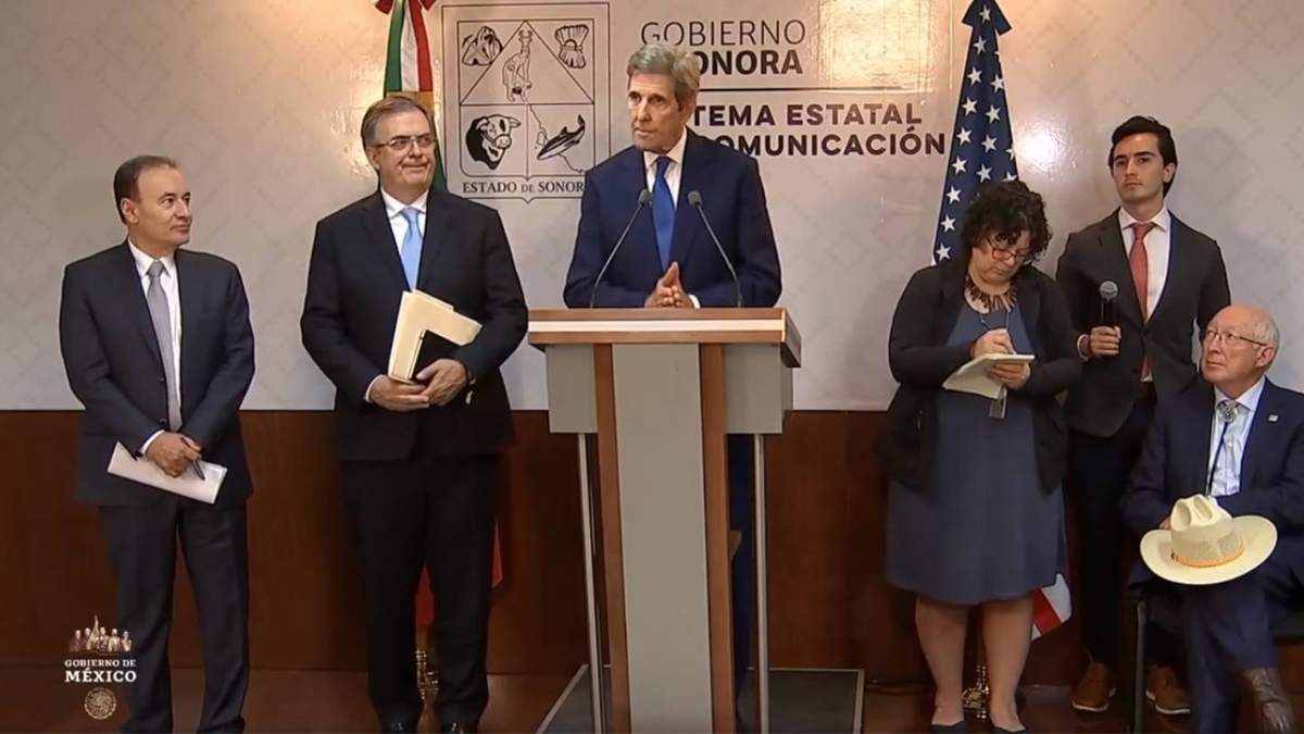 Alfonso, Durazo, Marcelo Ebrard, John Kerry y Ken Salazar en rueda de prensa