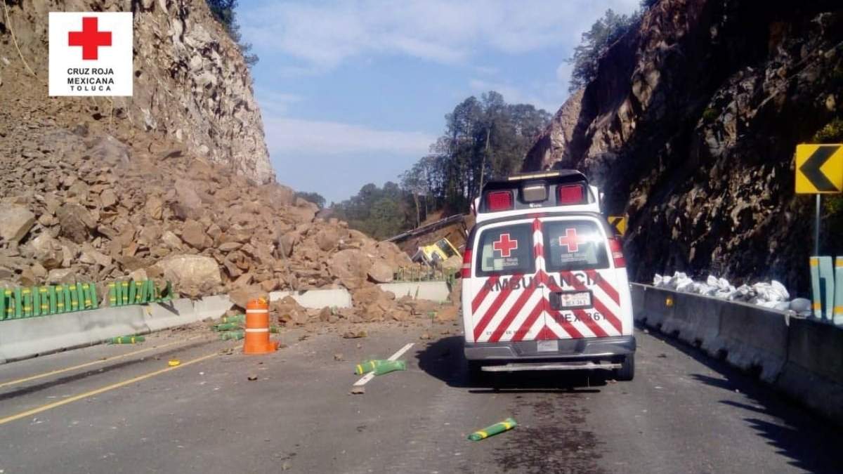 La nueva autopista Toluca-Naucalpan, cerrada por un derrumbe