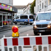 Intensifican búsqueda de hombre que mató a tres personas en un festival en Alemania