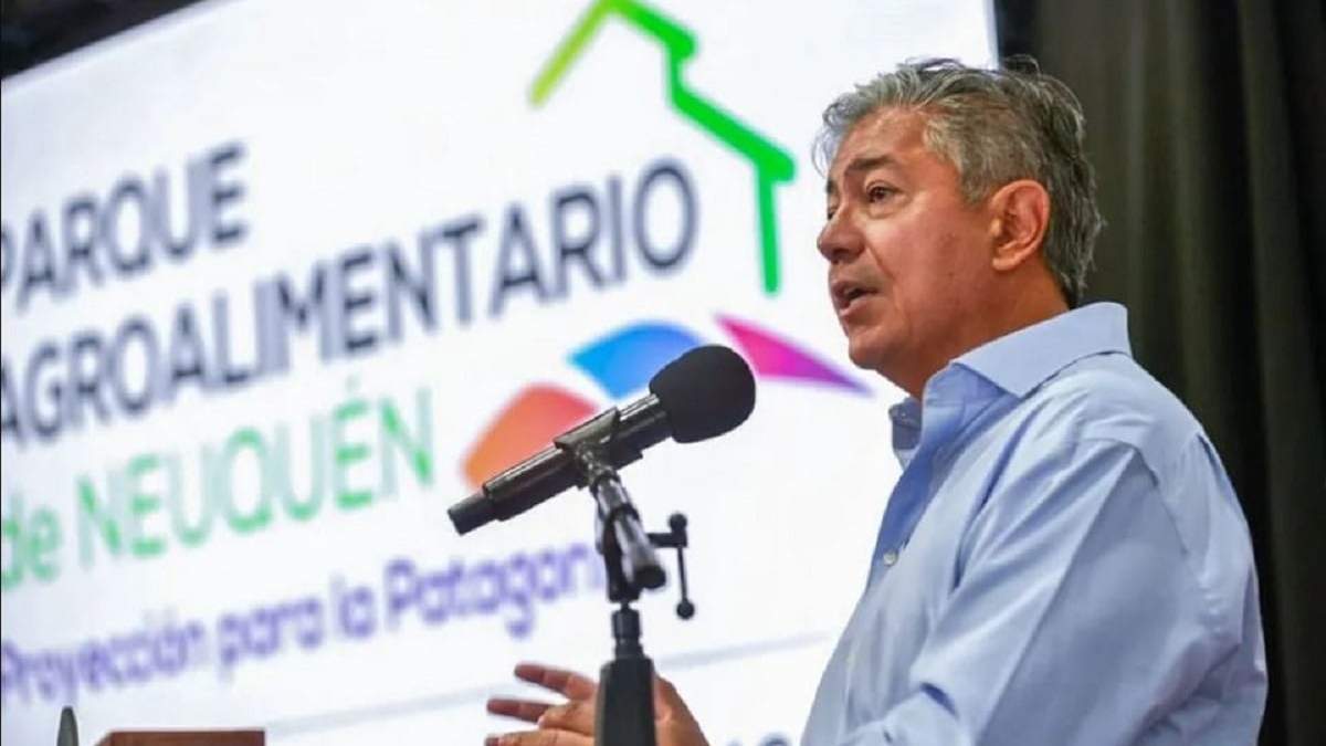El gobernador, Rolando Figueroa, afirmó que el Parque Agroalimentario, representa un avance para la economía de la provincia. Fuente: (Gobierno de Neuquén)