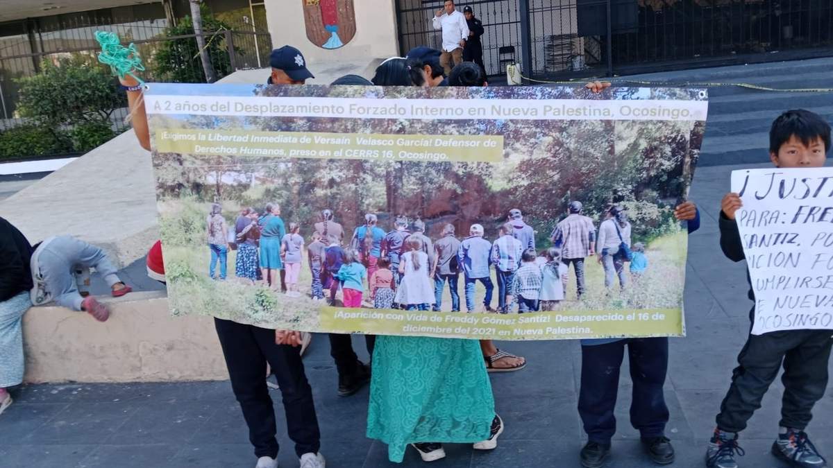 La protesta frente a la sede del gobierno de Chiapas