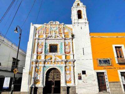Roban arte sacro de un templo del Centro Histórico de Puebla
