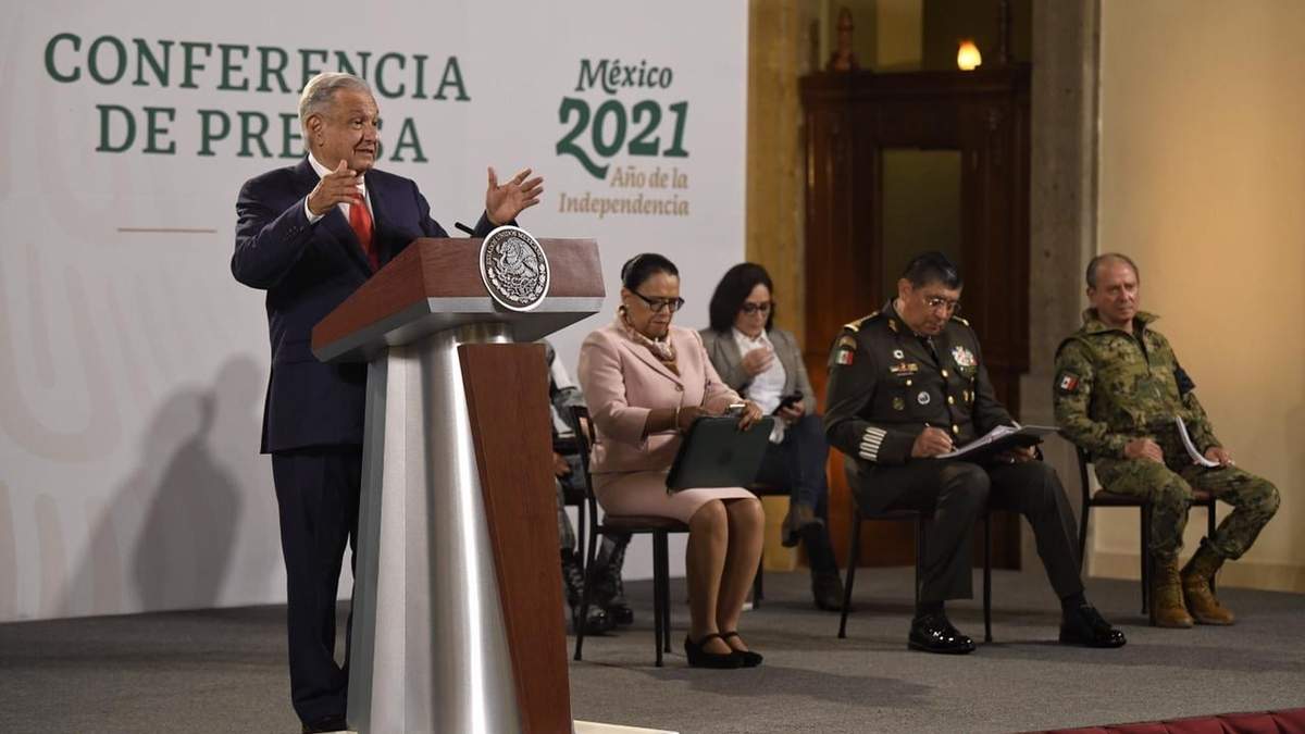 AMLO dijo que se revisará el mecanismo de protección a periodistas y defensores