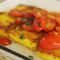 Bueno, bonito y barato: hacé estos cuadraditos de polenta que todos en tu casa van a amar