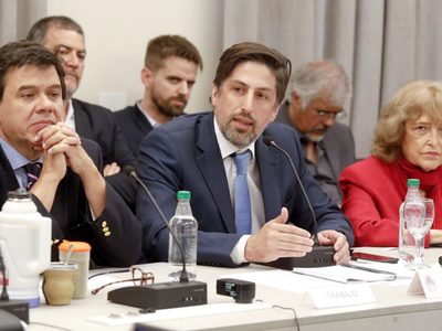 Hubo acuerdo: los gremios y el Gobierno nacional cerraron las paritarias docentes