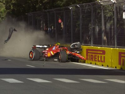 GP de Azerbaiyán: Carlos Sainz choca a "Checo" Pérez (Video)