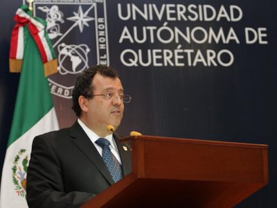 Gestión de Gilberto Herrera en la UAQ habría tenido desvío de 300 millones de pesos