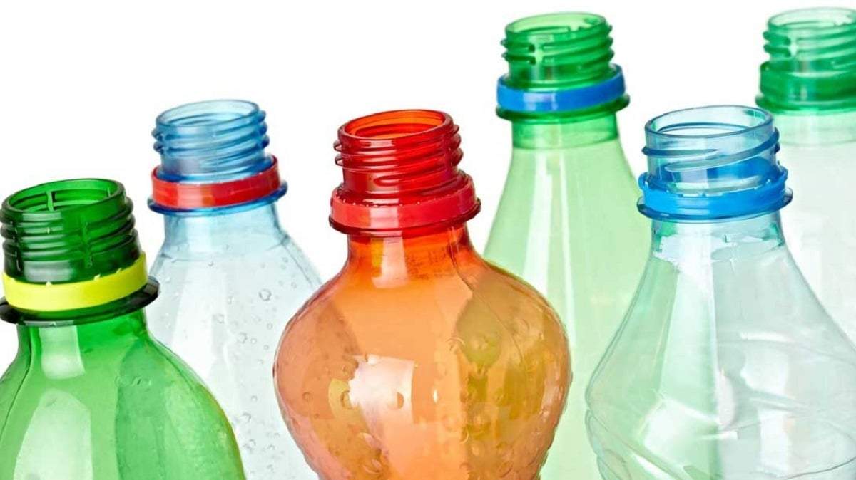 Botellas plásticas. Fuente: (X)