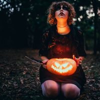 Los rituales más efectivos para cerrar ciclos y atraer buena fortuna en Halloween, segín tu signo del Zodíaco