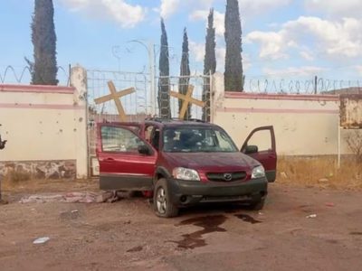 Grupo armado pretendía usar una escuela como campamento; hay dos policías heridos
